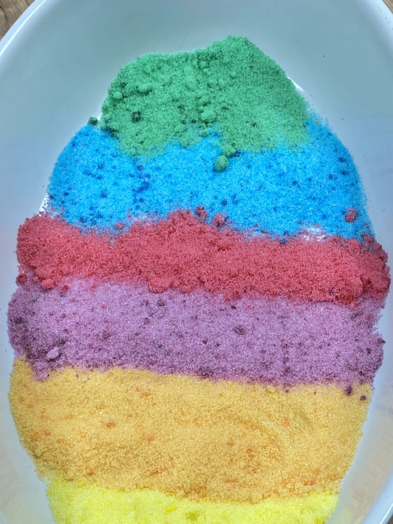 Bunten Zucker färben mit Lebensmittelfarbe Bunten Zucker färben mit Lebensmittelfarbe