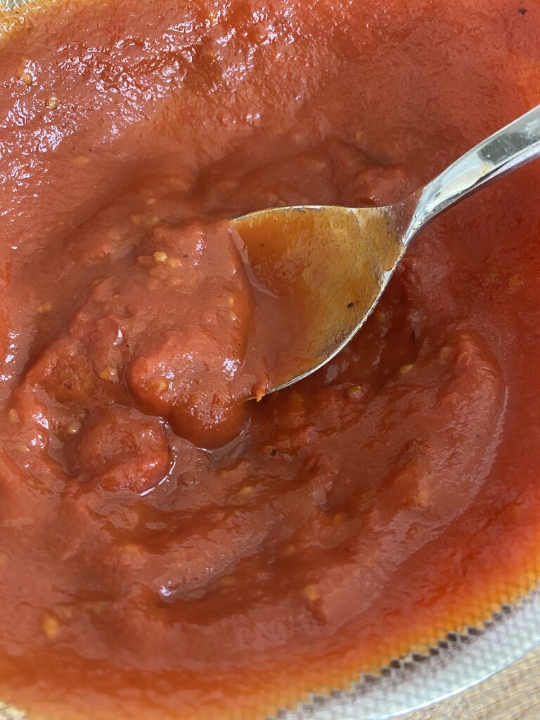 Eine selbstgemachte und orientalisch gewürzte Tomatensoße harmoniert mit dem Iskender Kebab