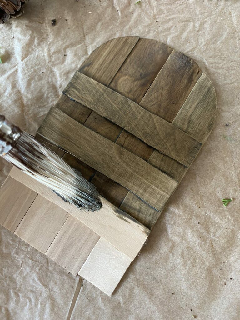 Wichteltür basteln und anmalen Wichteltür basteln und anmalen