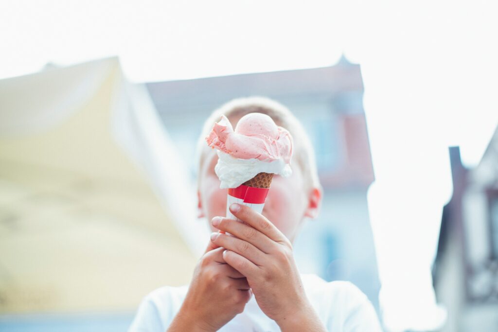 Ein Eis ist die beliebteste Wahl, um sich an einem heißen Sommertag abzukühlen.